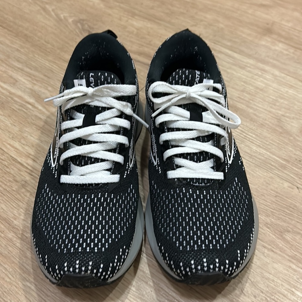 Brooks Levitate 5